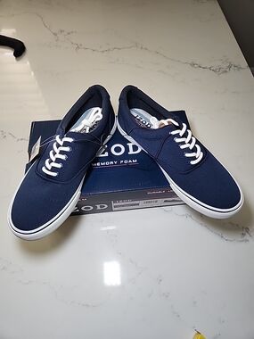 Izod Men's Navy and White Canvas Low-Top Sneakers Size 10